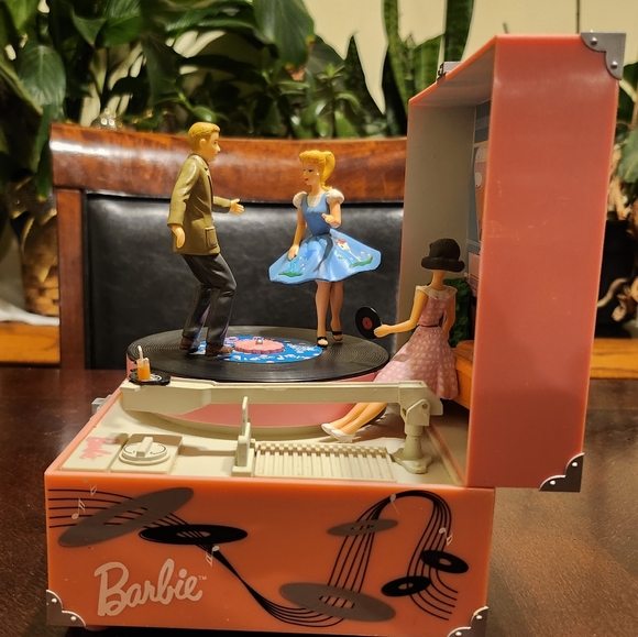 Vintage Enesco Barbie Music Box - Picture 4 of 7